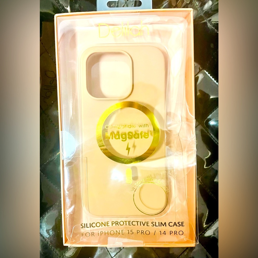NEW iphone 14/15 Pro NUDE MagSafe Case!